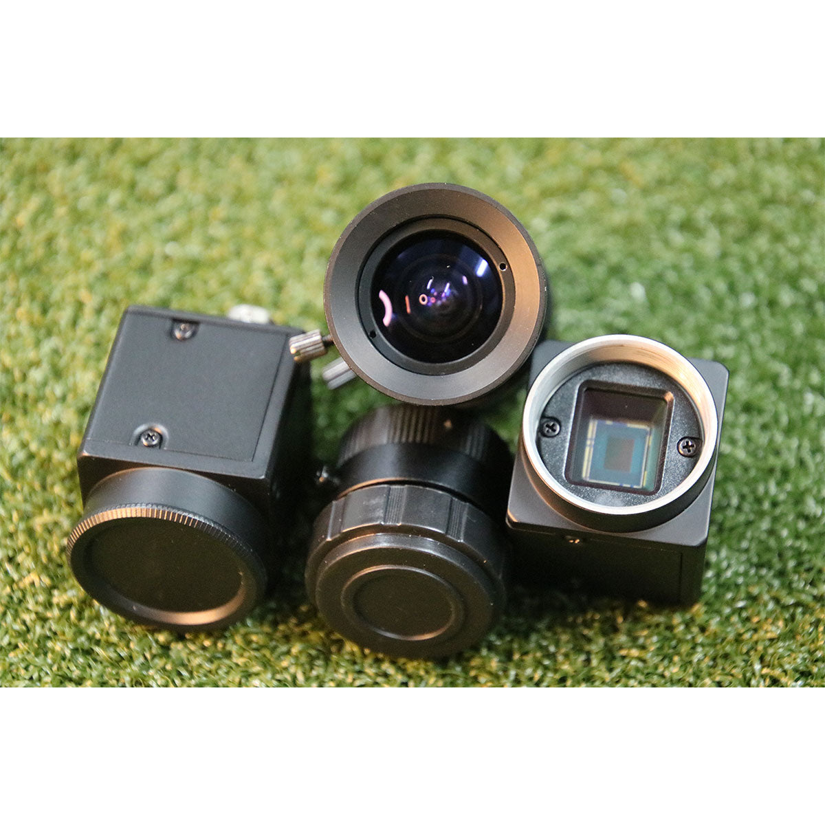 Uneekor EYE XO Golf Launch Monitor & Simulator - Image 9